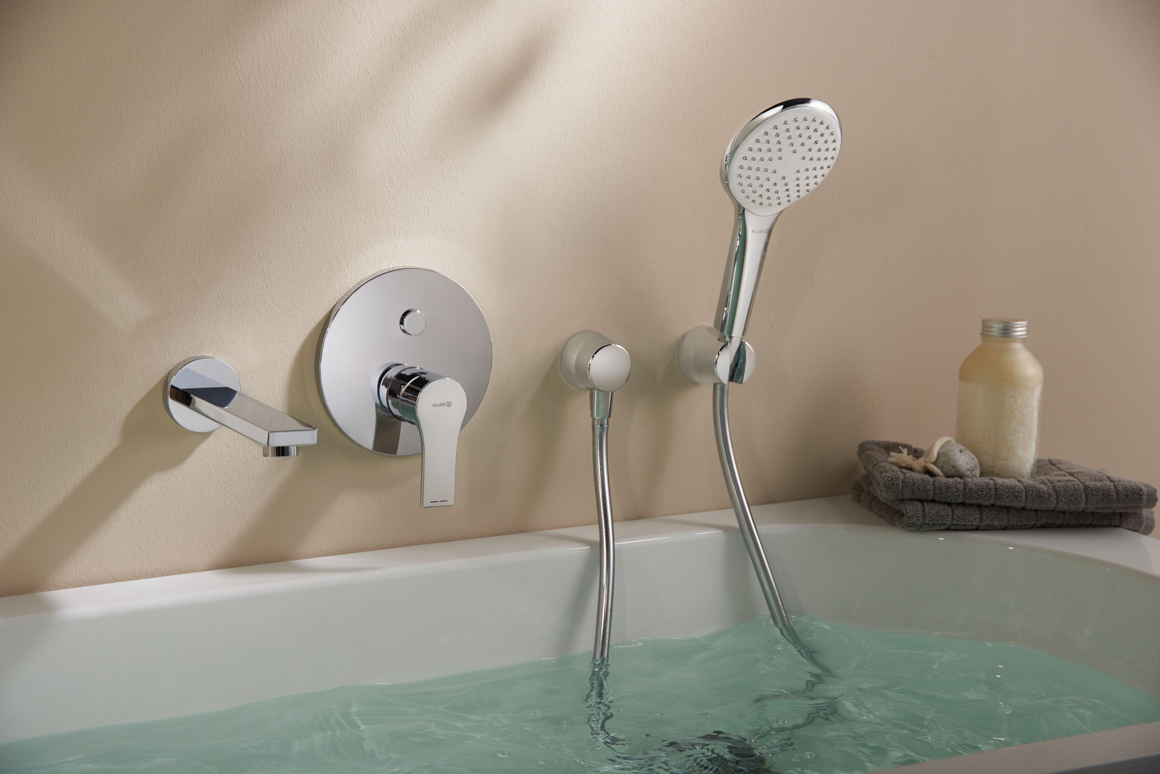 Innovative water changeover! The new PUSH & SWITCH function offers comfortable and velvety smooth changeover at the touch of a button - in the shower or at the bath.